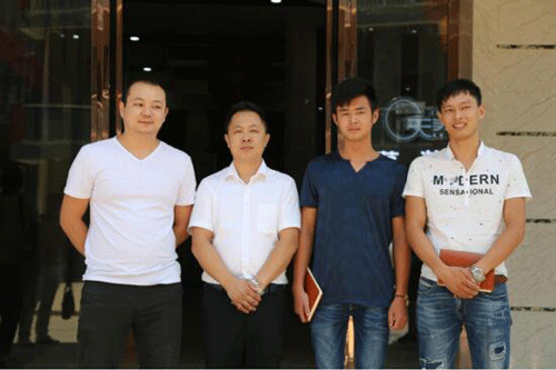 天然居第21期營銷培訓(xùn)班圓滿結(jié)業(yè) 天然居第21期營銷培訓(xùn)班圓滿結(jié)業(yè)